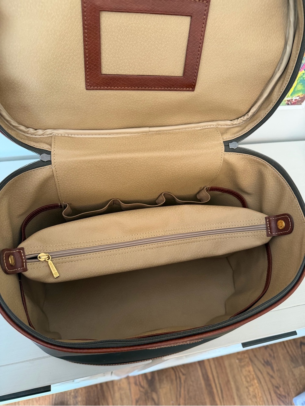 Longchamp Dark Green Travel Vanity Case Zip-Around Lined, Strap Pouch - Picture 8 of 15